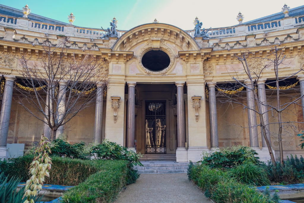 Gallery and exterior in the courtyard of Petit Palais