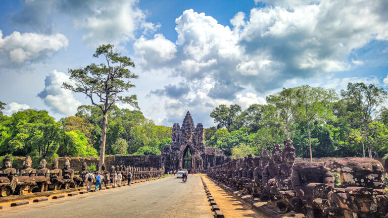 How to create a travel budget. In the worlds jungle travel blog.