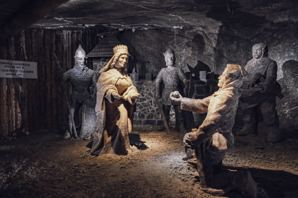 Sculpture of Saint Kinga's legend in the  Janowice chamber