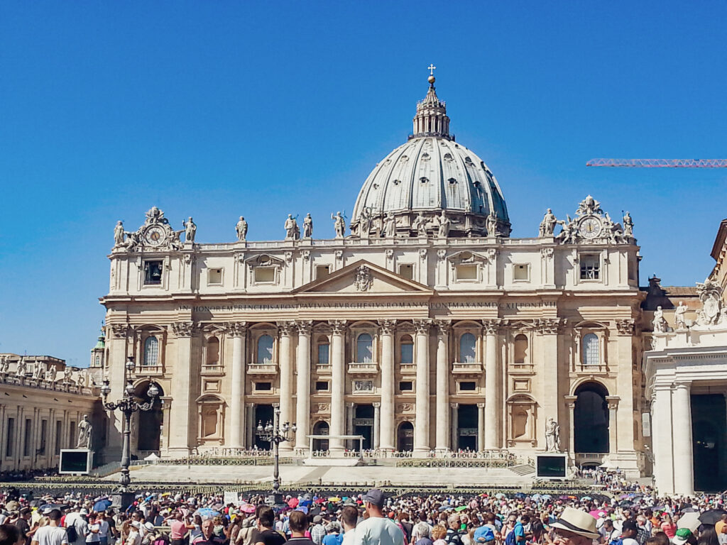 A beginners guide to architecture, Basilica St. Peter in Vatican city, Rome, Italy