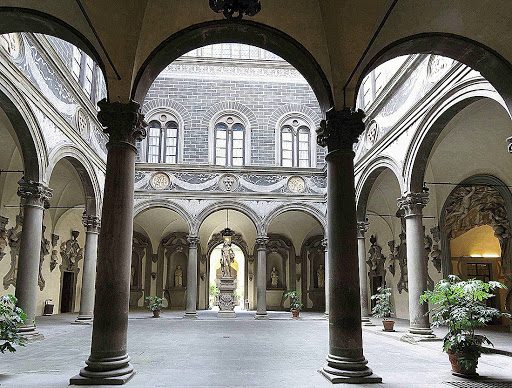 A beginners guide to architecture, Courtyard at Palazzo de Medici in Florence, Italy