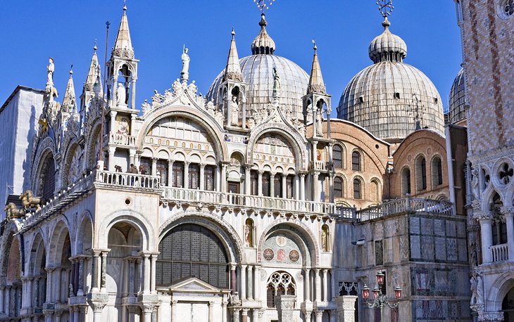 A beginners guide to architecture, Basilica of Saint Mark in Venice