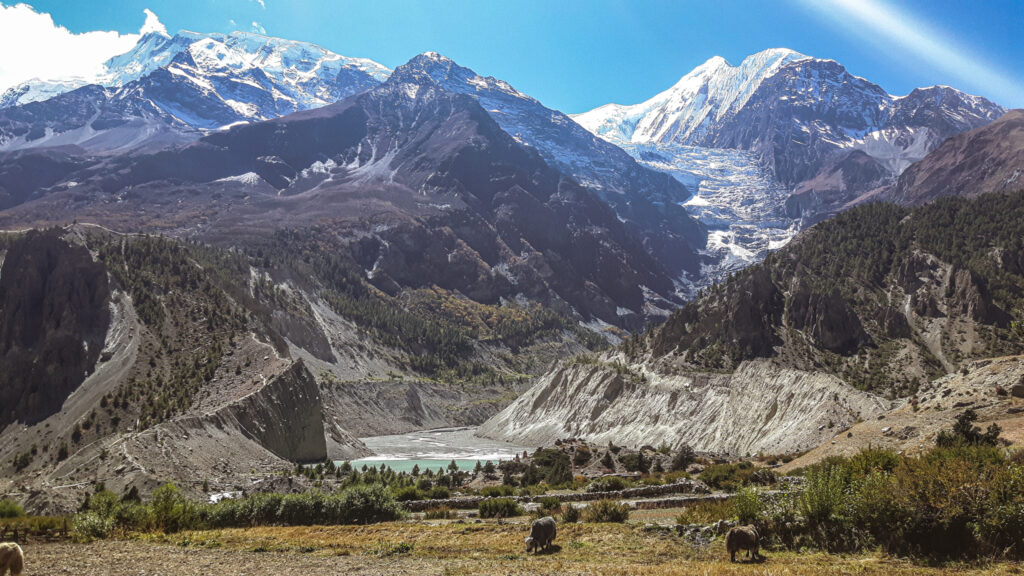 Pictures of the Annapurna Himalayas in Nepal