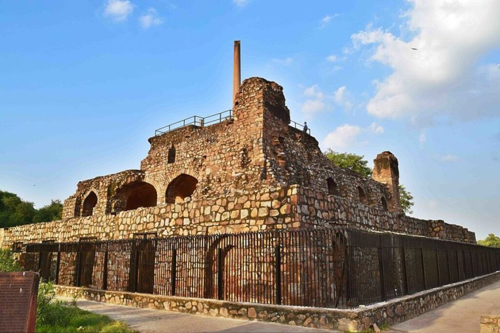 Historical places to visit in Delhi, In The Worlds Jungle Travel Blog