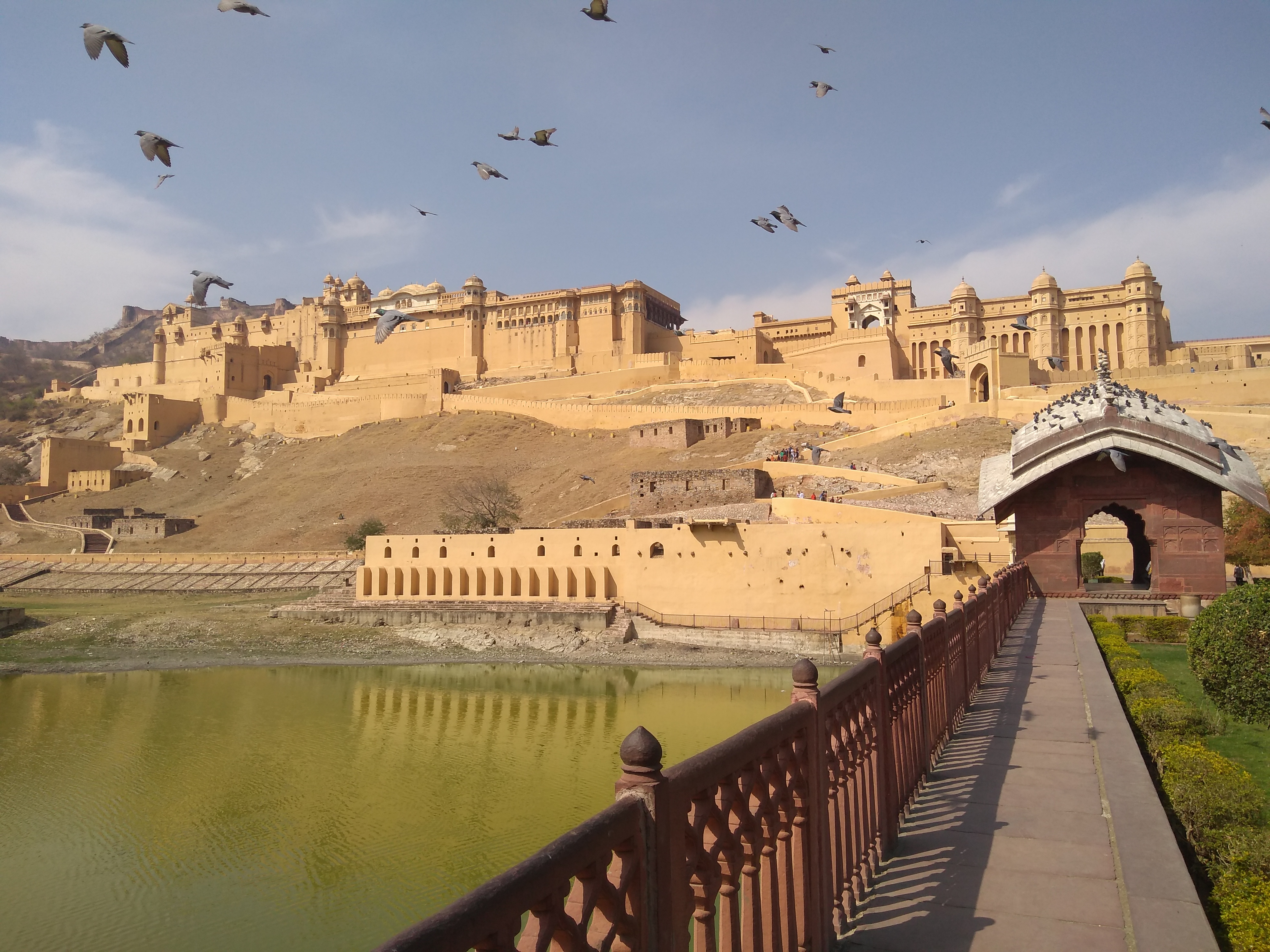 Amber Fort in Rajasthan. Virtual picture tour India. In the worlds jungle travel blog.