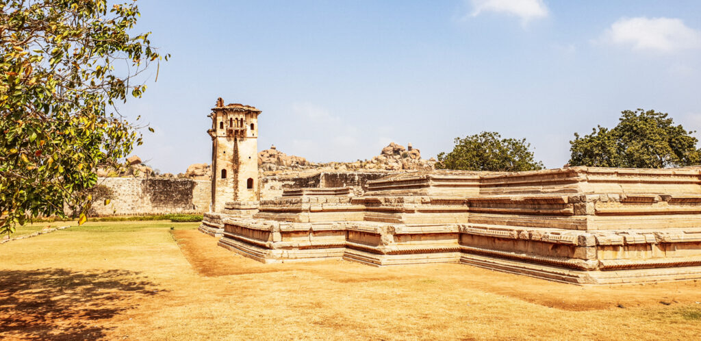 Monuments of Hampi. Virtual picture tour of India. In the worlds jungle travel blog.