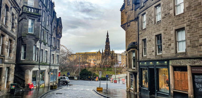 Monumental highlights of Edinburgh, Scotland, In the worlds jungle (4)