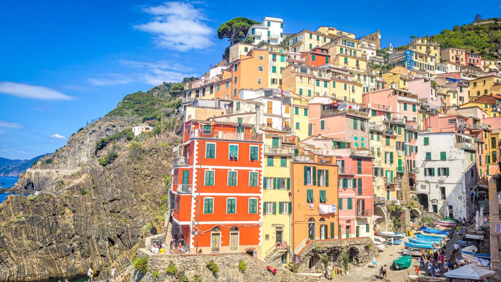 Colourful houses at Riomaggiorre at Cinque Terre. In the worlds jungle travel. 