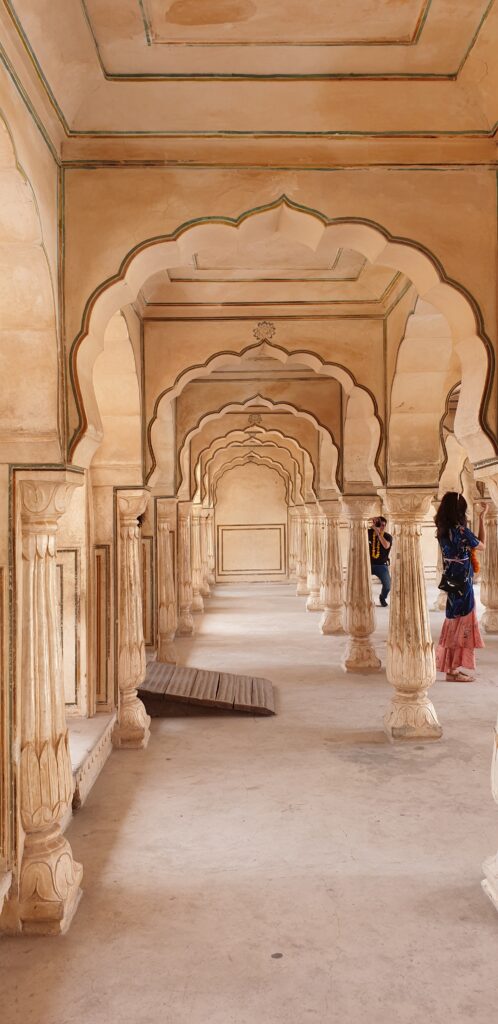 Majestic palaces to visit or to stay at in Rajasthan, India. In the worlds jungle travel.