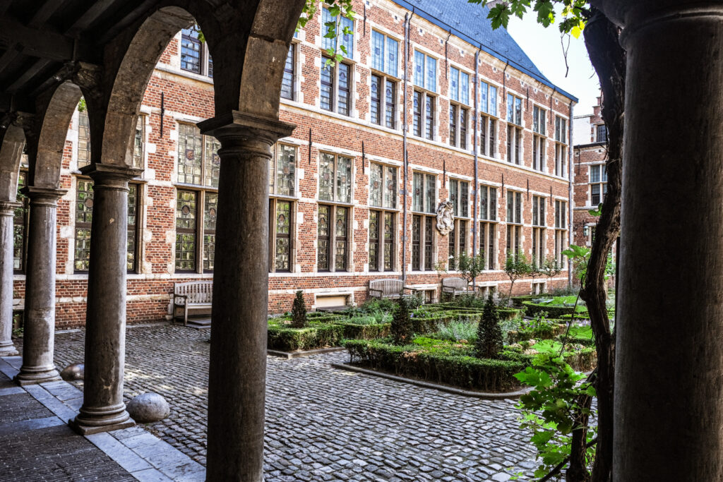 Visit the authentic Plantin-Moretus Museum. Monumental highlights in the city centre of Antwerp, a 2 hour private tour in Antwerp.