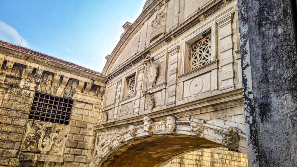 Architecture of Ponte dei Sospiri or the Bridge of Sighs in Venice. Monumental highlights to visit in Venice, Italy. In the worlds jungle. 