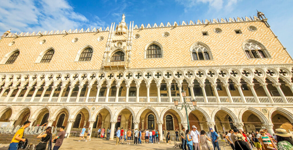 Palazzo Ducale in Venice. Monumental highlights to visit in Venice. In the worlds jungle.