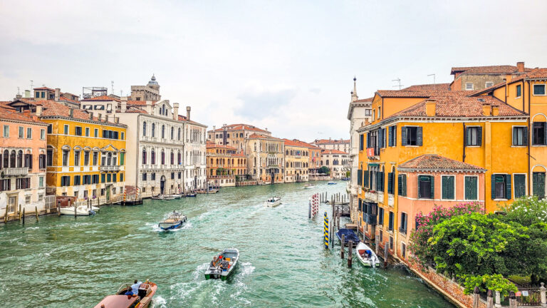 Monumental highlights to visit in Venice, Italy. In the worlds jungle travel (73)