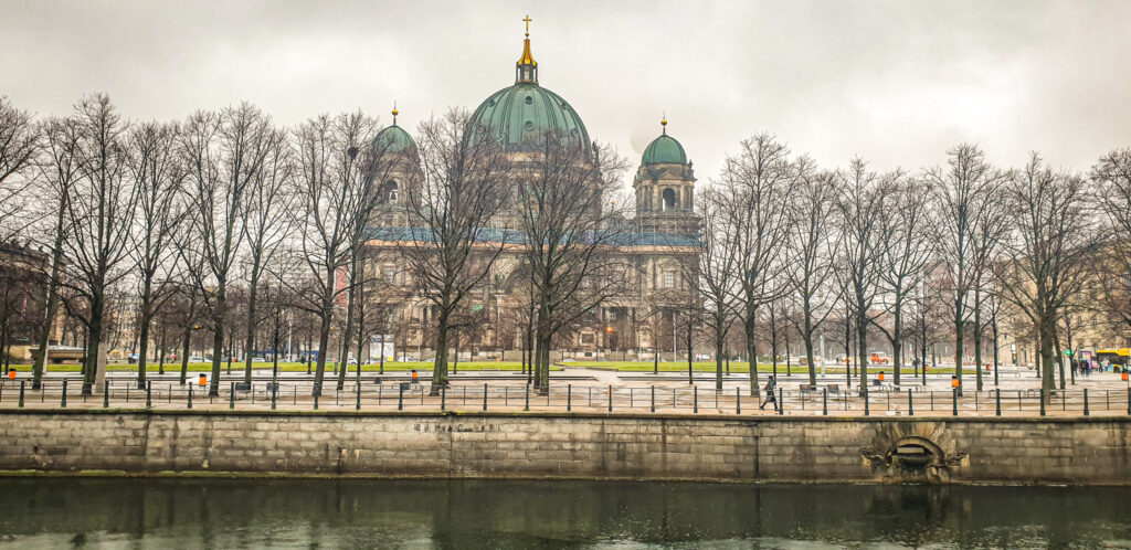 Monumental highlights to visit in Berlin: The Berliner Dom. In the worlds jungle.
