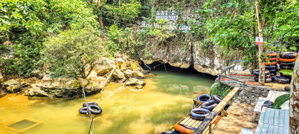 Tham Nam or Water Cave in Vang Vieng. Cultural and natural highlights to see and do in Vang Vieng, Laos. In the worlds jungle travel blog. 