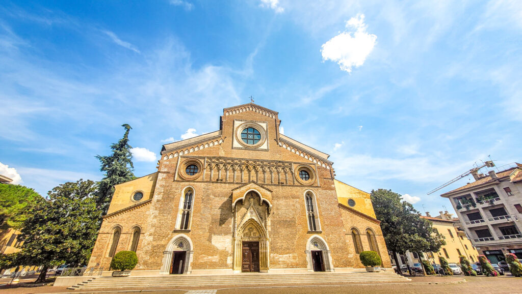The cathedral of Udine. Monumental highlights of Udine. In the worlds jungle travel blog.