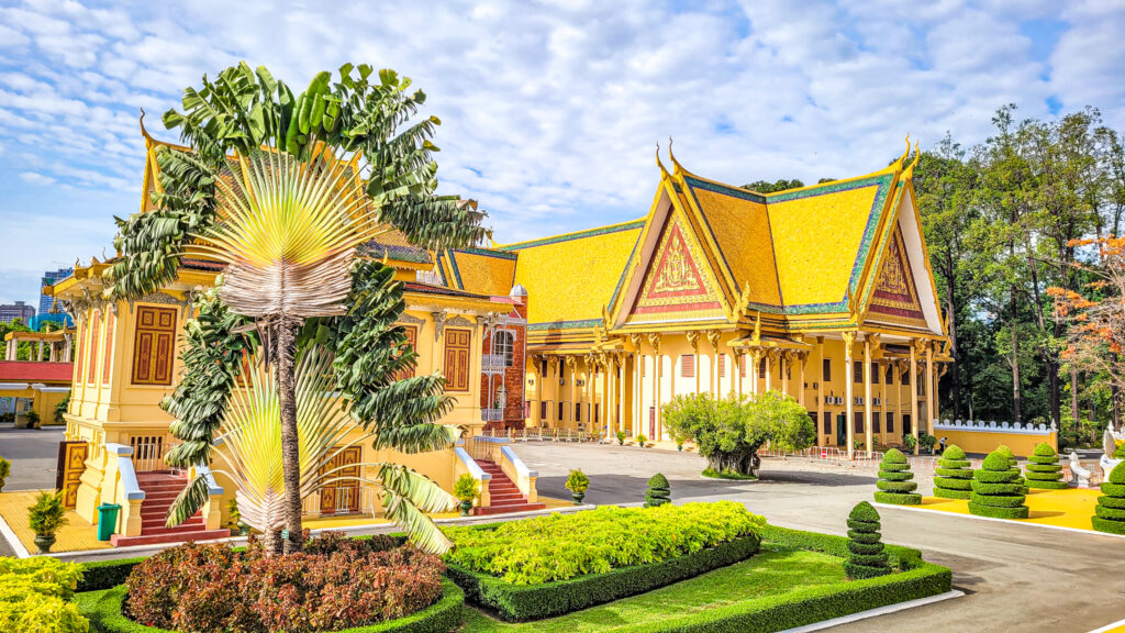 The Khmer architecture at the Royal Palace. Cultural highlights in Phnom Penh. In the worlds jungle.