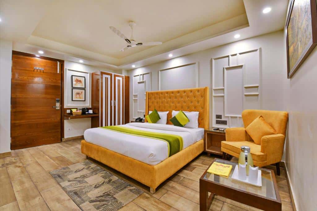 Colourful design of the hotel room at Hotel Blue Pearl. New Delhi Historical Travel Guide: famous monuments, forts & heritage spots to visit