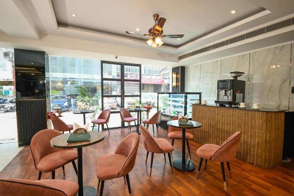 Breakfast area at Hotel Krishna Deluxe. New Delhi Historical Travel Guide: famous monuments, forts & heritage spots to visit