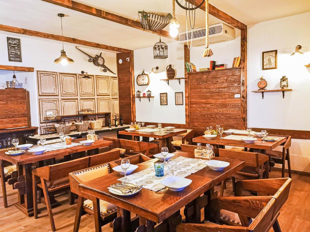 Wooden interior style at Etno Garden Exclusive. Visiting Plitvice Lakes: tips, highlights, and where to stay