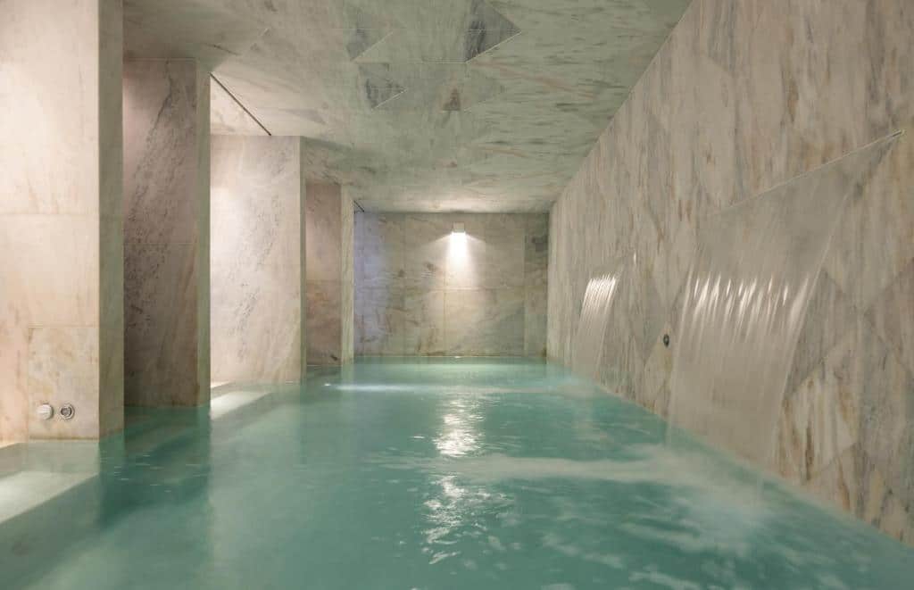 Swimming pool at Lisboa Pessoa Hotel. Lisbon Travel Guide: what to see, do, and know before you go