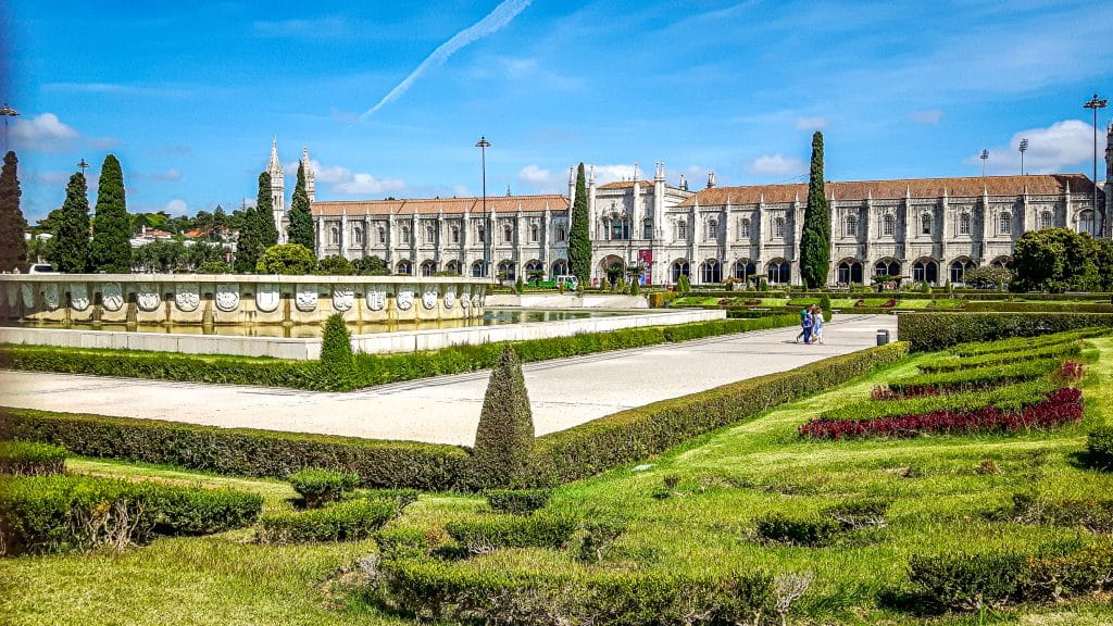 Palace gardens. Lisbon Travel Guide: what to see, do, and know before you go