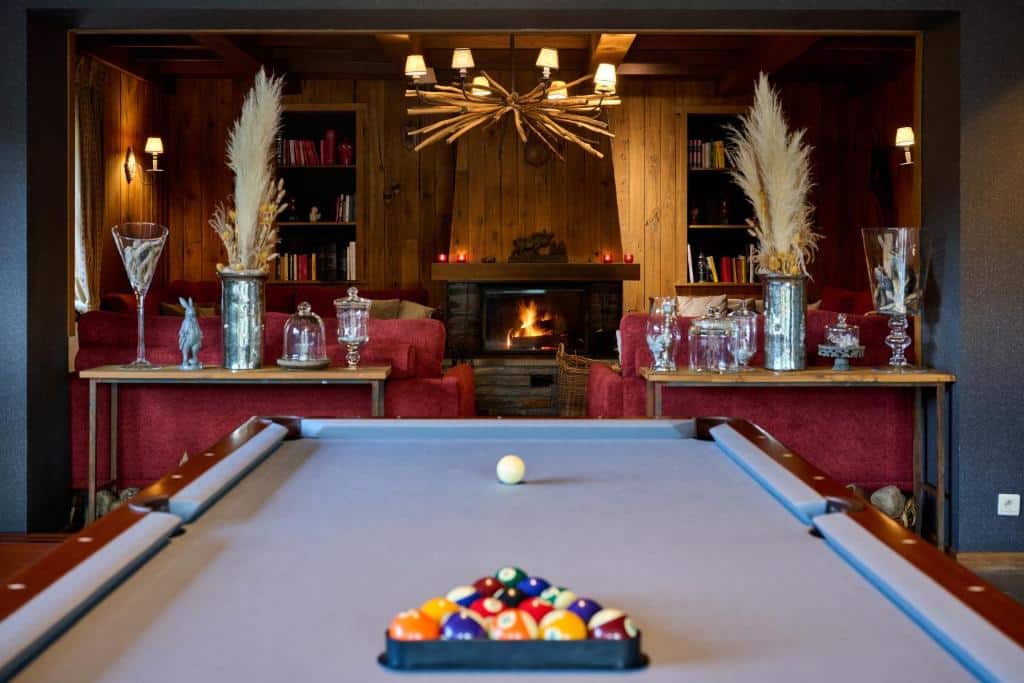 Bar with pool table at Hôtel Restaurant Panorama. Hiking Le Tombeau du Géant in Botassart, Belgium: Trails, tips & local legends
